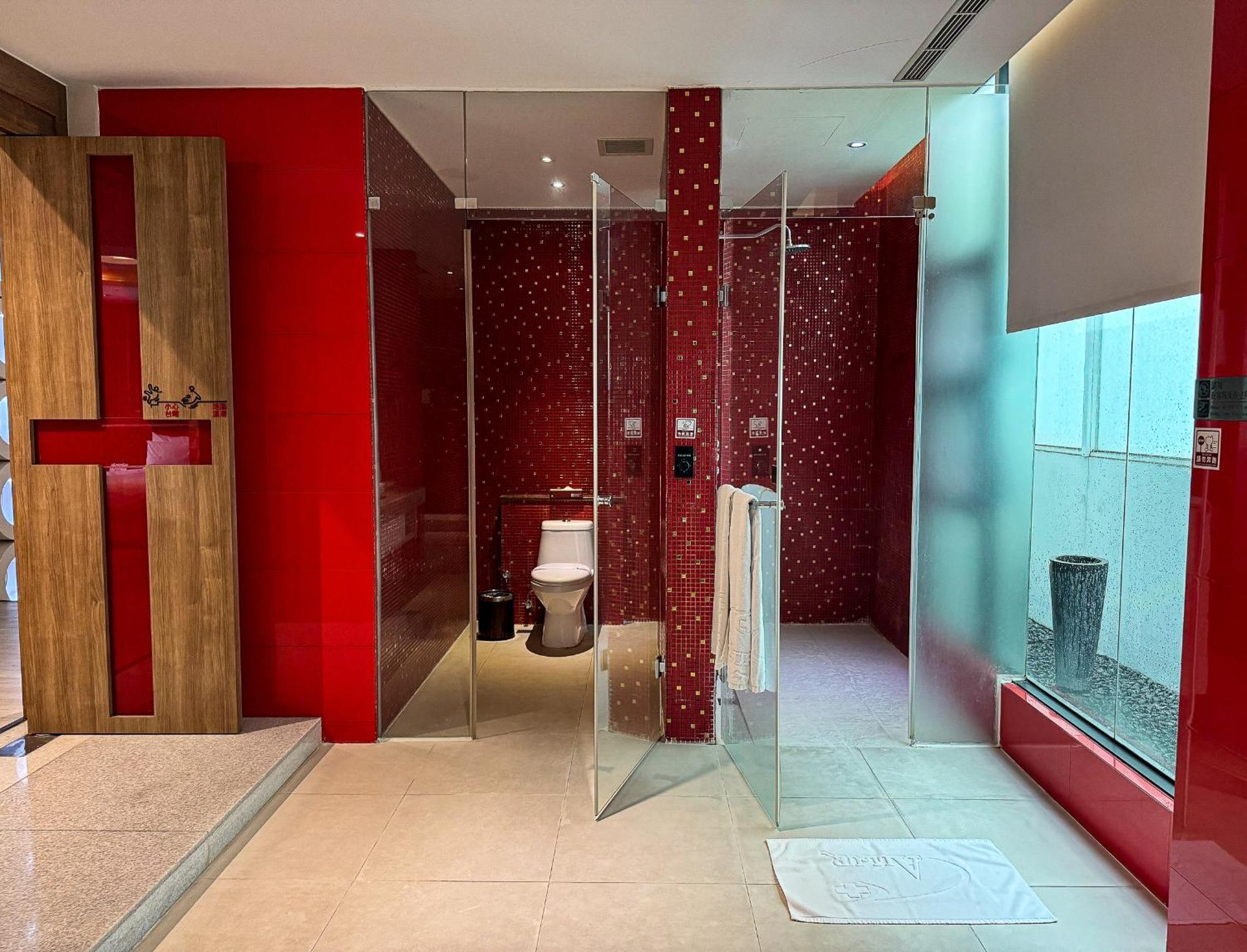 欧游國国际连锁精品旅馆-台中馆汽车旅馆 外观 照片